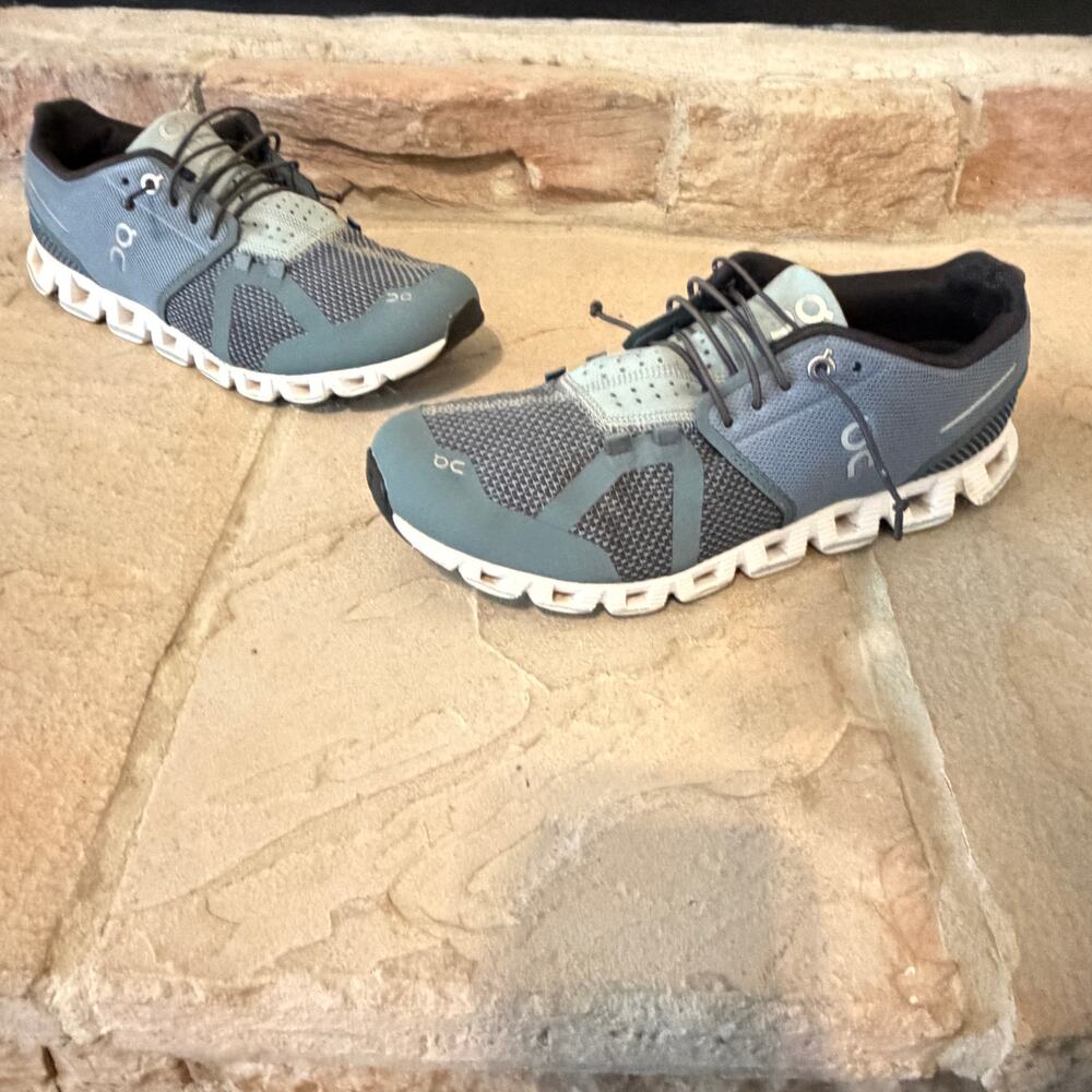 ON CLOUD Women's Cloud Low Top Running Sneakers In Tide/magnet Size 9 - Picture 2 of 13